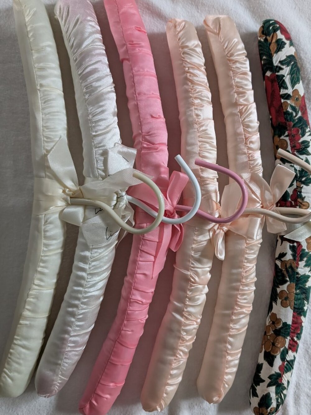 Padded hangers - lot of 6